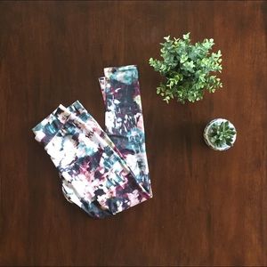 Abstract Colorful Activewear Leggings